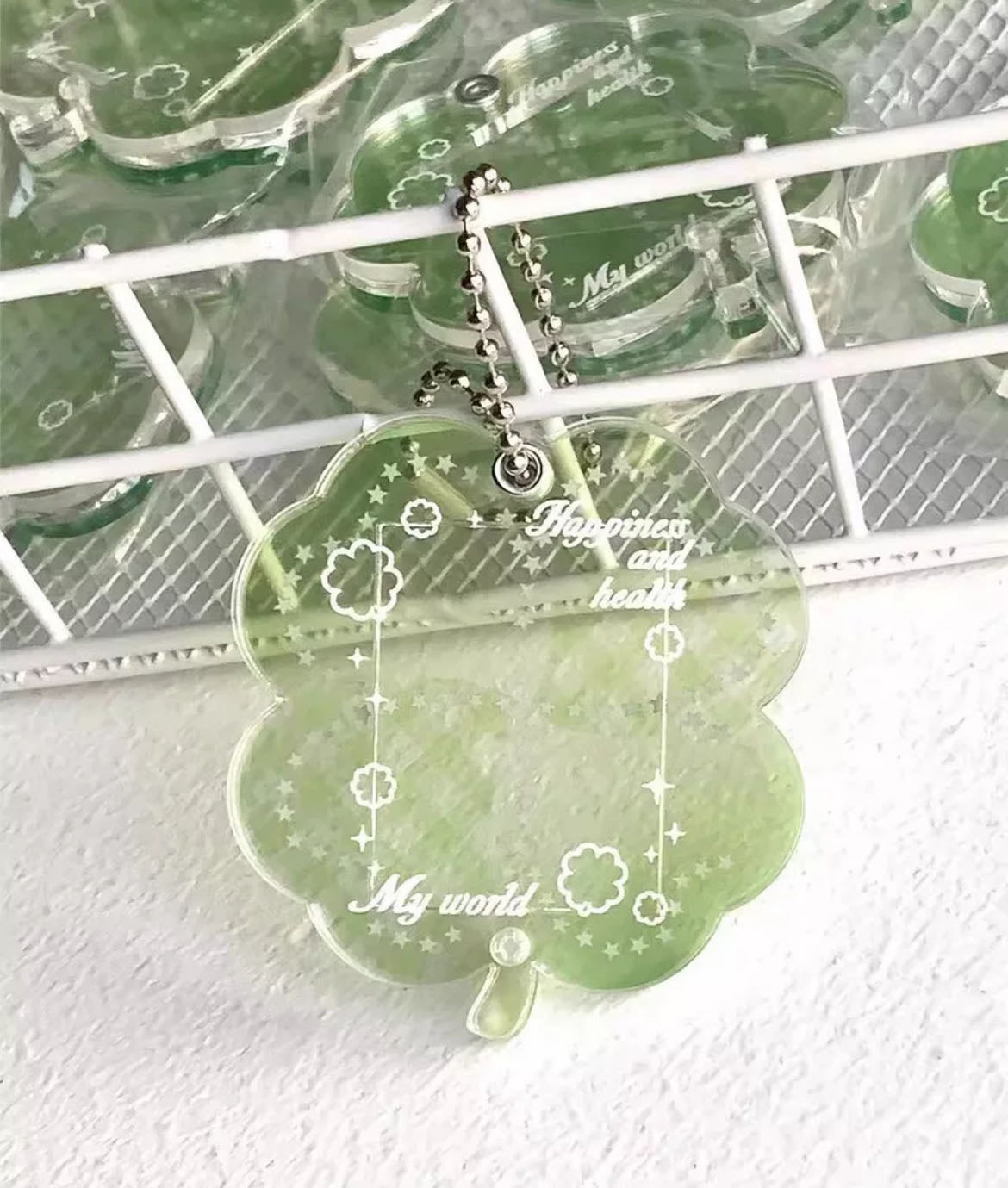 Acrylic clear four-leaf clover card holder one-inch ID photo storage protective cover bag pendant