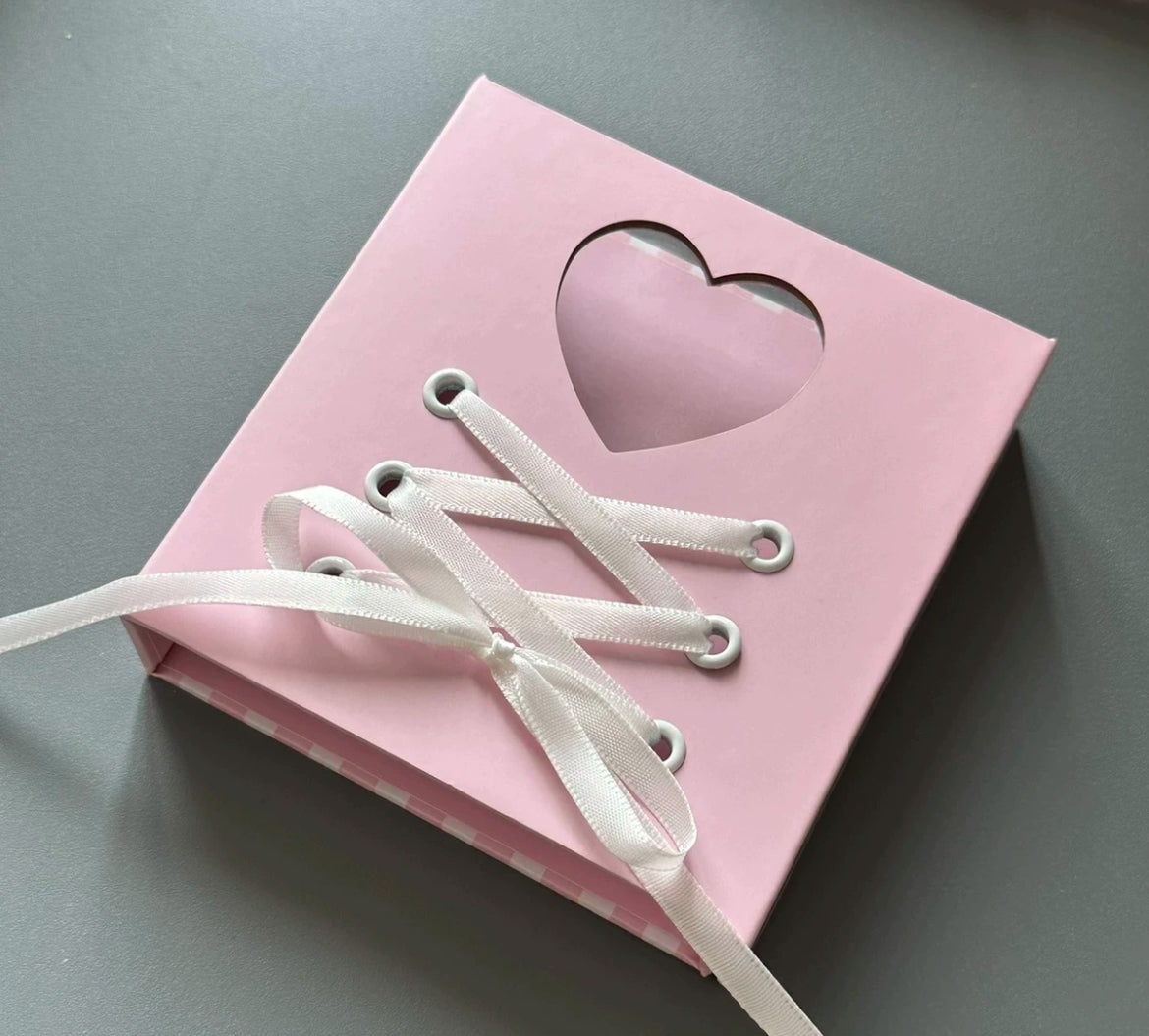 Ribbon album (no inner pages, only cover)