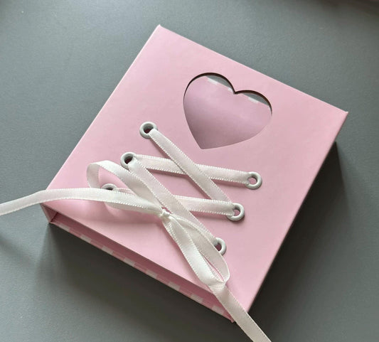 Ribbon album (no inner pages, only cover)